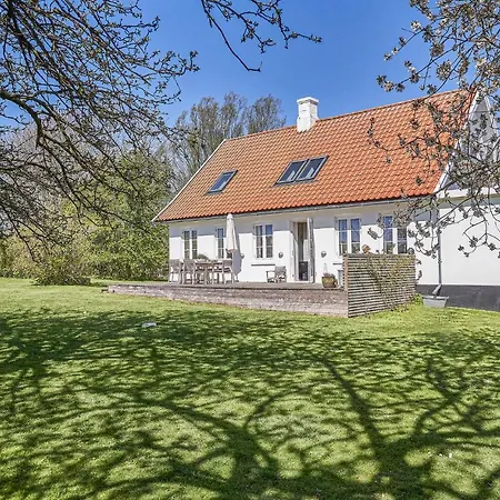 Сasa de vacaciones Beautiful In W/ 4 Bedrooms Allinge-Sandvig
