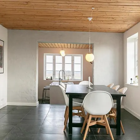 Beautiful In W/ 4 Bedrooms Сasa de vacaciones
